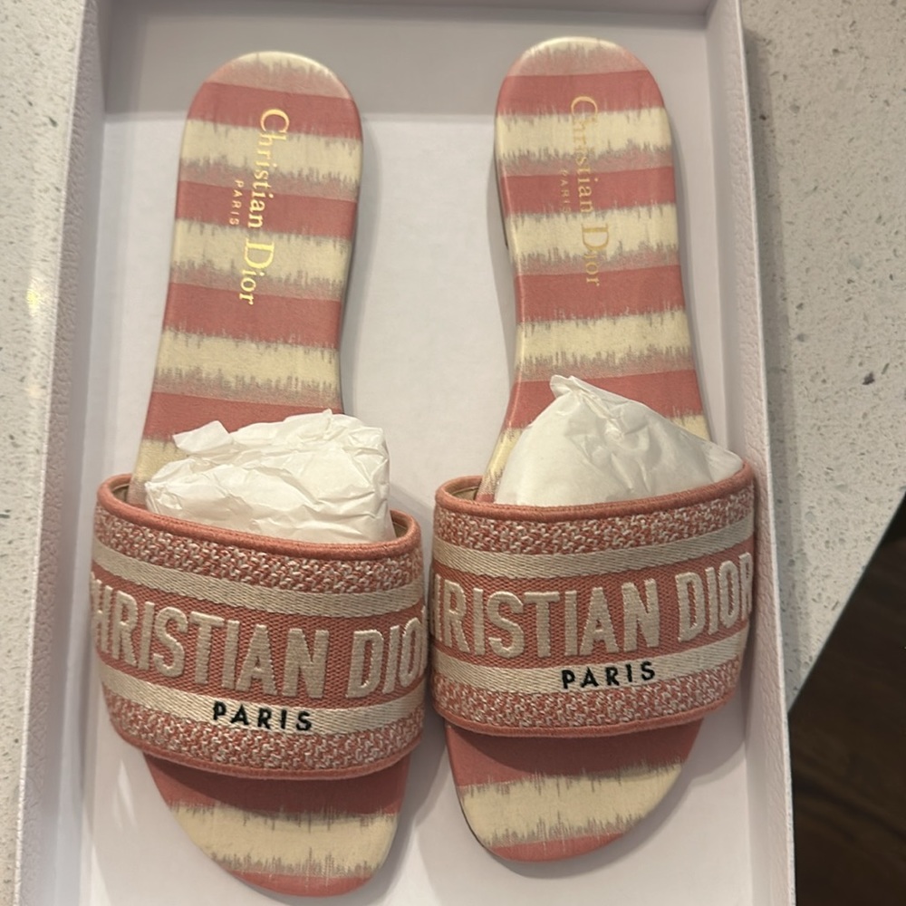 Dior dway sandals size 39.5 in good preowned condition in box and dust bags
